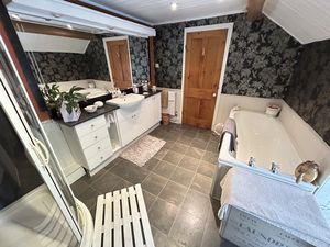 Photo 17- click for photo gallery